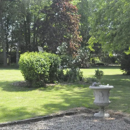 Bed & Breakfast Chateau De St Sauveur D'emalleville 3*